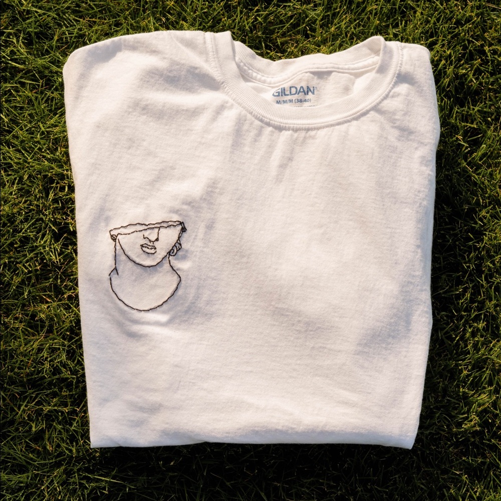 ‘Bust’ Handmade Embroidered Tee - Picture 5 of 6
